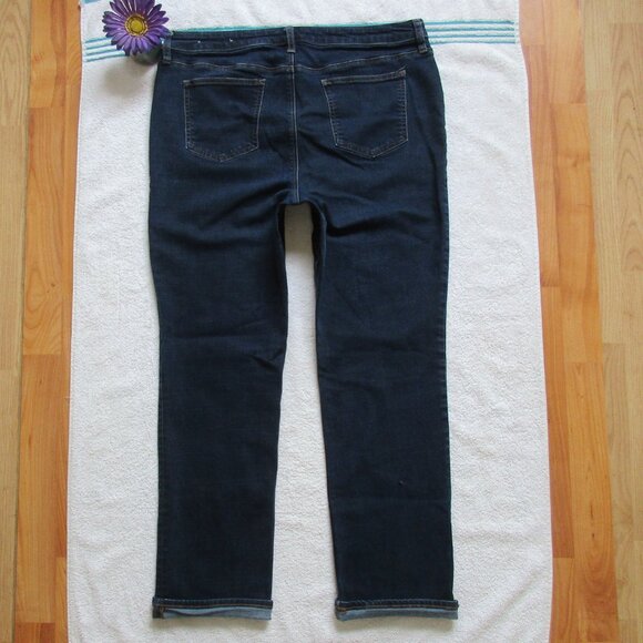 CHICO'S JEANS Size 2.5 (14) So Slimming Girlfriend Straight Leg Denim - Picture 4 of 7